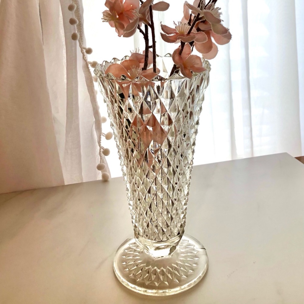 Vintage diamond cut sawtooth vase